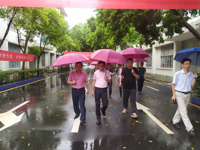 市教育局迎接2020年全國文明城市測評專項督查工作小組蒞臨我校進行檢查指導工作