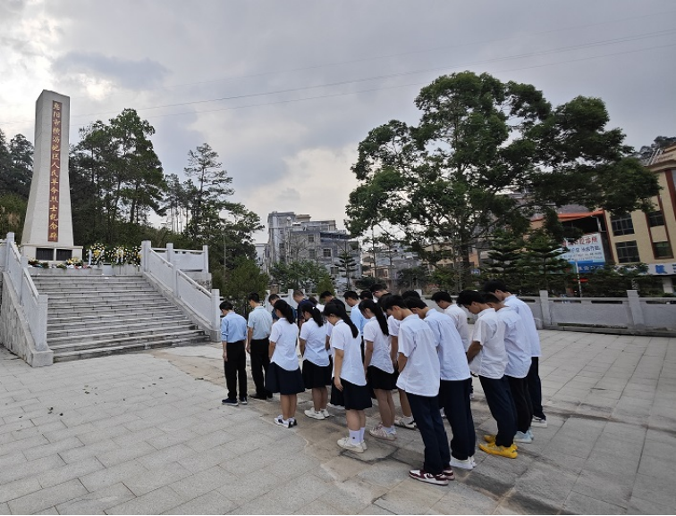 祭英烈傳紅色基因，擔(dān)使命踐行復(fù)興夢(mèng)——惠州理工學(xué)校開(kāi)展清明祭英烈活動(dòng)192.png